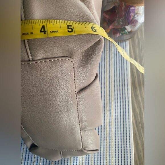 Elizabeth and James nude handbag - Picture 15 of 16